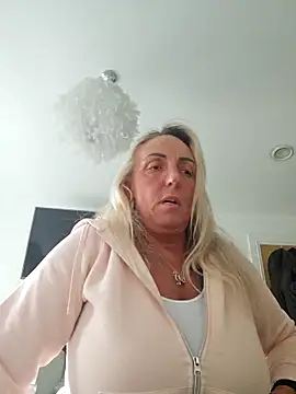 theblondecocklover online show from May 21, 2026, 12:46 pm