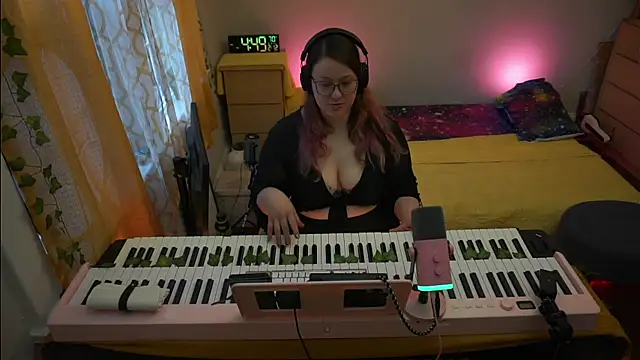 Snapshot of FireproofCuriousiteaze chatting on February 12, 2026, 9:47 pm FireproofCuriousiteaze online show from February 12, 2026, 9:47 pm