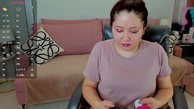  JadeHeart  online show from January 12, 2026, 12:50 am