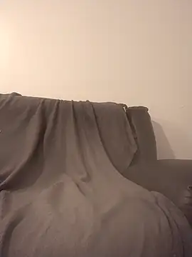 Snapshot of AverageAnt_ chatting on February 26, 2026, 5:46 pm AverageAnt online show from February 26, 2026, 5:46 pm