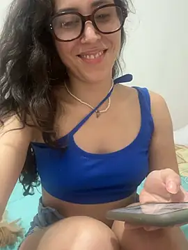 Snapshot of LatinDoll8 chatting on April 4, 2026, 12:39 am LatinDoll8 online show from April 4, 2026, 12:39 am