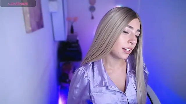 channel blondee online show from March 11, 2026, 8:36 pm