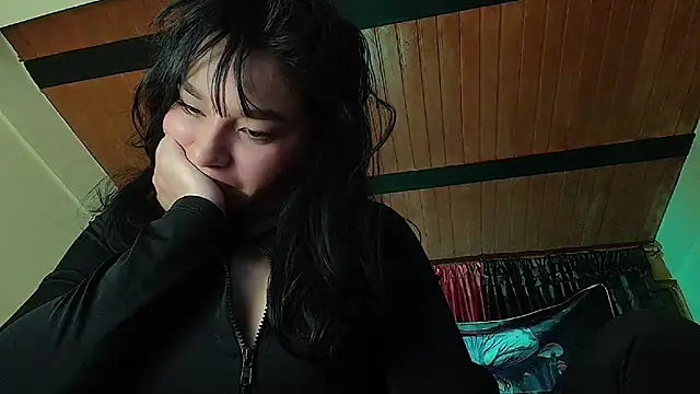 Noxveeltt online show from April 19, 2026, 3:51 am