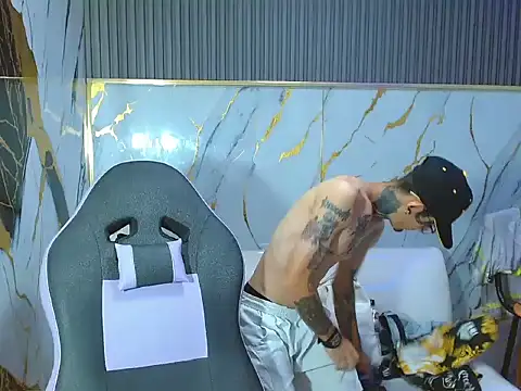 Boy tatto77 online show from April 7, 2026, 7:59 pm