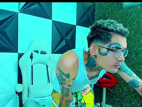 Boy tatto77 online show from March 9, 2026, 12:41 pm