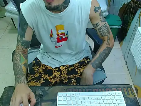 Snapshot of Boy_tatto77 chatting on May 2, 2026, 11:59 am Boy tatto77 online show from May 2, 2026, 11:59 am