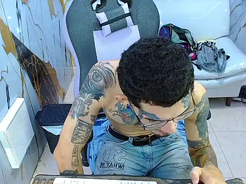 Snapshot of Boy_tatto77 chatting on June 1, 2026, 12:27 pm Boy tatto77 online show from June 1, 2026, 12:27 pm