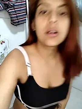 mia hottie2210 online show from December 19, 2025, 7:11 am