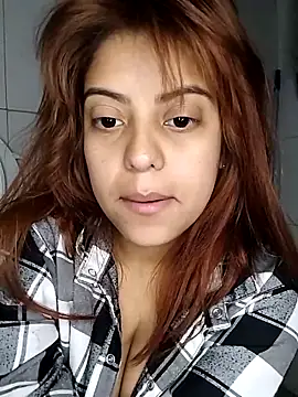 mia hottie2210 online show from December 21, 2025, 8:16 am