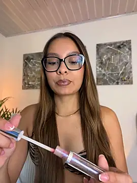Snapshot of Nicollewest1 chatting on July 18, 2026, 11:24 pm Nicollewest1 online show from July 18, 2026, 11:24 pm