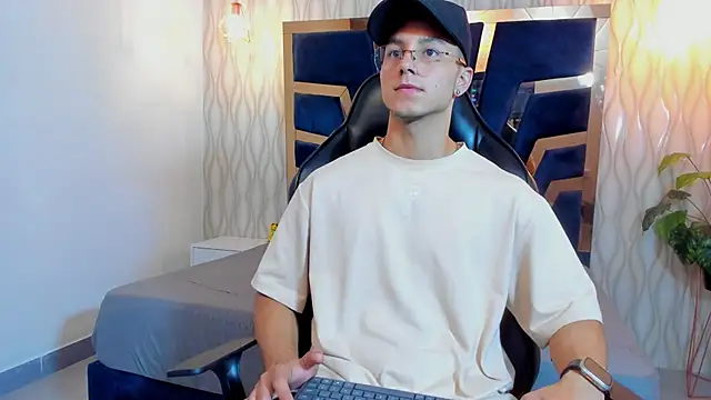 Noah Clarkk online show from March 25, 2026, 5:23 pm