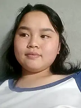 Snapshot of Daisy-y chatting on December 21, 2025, 2:30 pm Daisy-y online show from December 21, 2025, 2:30 pm