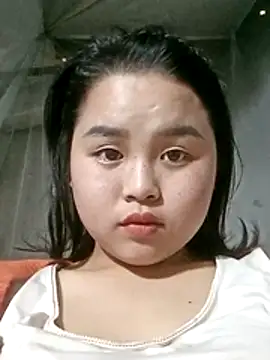 Snapshot of Daisy-y chatting on December 19, 2025, 2:48 am Daisy-y online show from December 19, 2025, 2:48 am