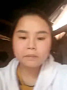 Snapshot of Daisy-y chatting on December 20, 2025, 8:39 am Daisy-y online show from December 20, 2025, 8:39 am