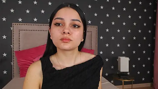 Snapshot of RaquellStar chatting on February 25, 2026, 5:18 am RaquellStar online show from February 25, 2026, 5:18 am