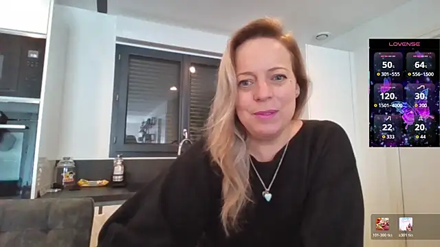 Miss-Chupagirly online show from March 4, 2026, 2:36 pm