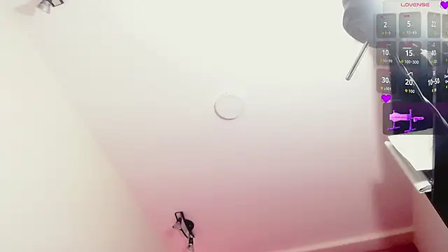 Agatha Dubois4  online show from January 18, 2026, 1:53 am