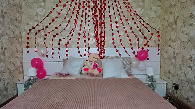 Snapshot of bella__angels chatting on February 17, 2026, 6:44 am bella angels online show from February 17, 2026, 6:44 am