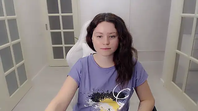 Snapshot of LondonMiley chatting on December 20, 2025, 8:01 pm LondonMiley online show from December 20, 2025, 8:01 pm