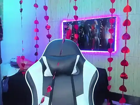 Snapshot of dolly_boob chatting on February 19, 2026, 3:47 am dolly boob online show from February 19, 2026, 3:47 am