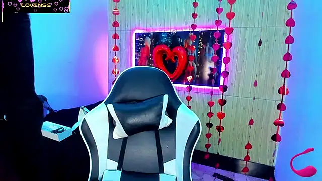 Snapshot of dolly_boob chatting on March 3, 2026, 4:08 am dolly boob online show from March 3, 2026, 4:08 am