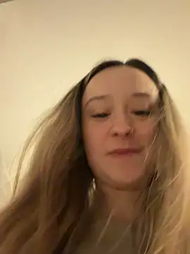 Snapshot of LilyLuck_ chatting on February 7, 2026, 10:29 pm LilyLuck online show from February 7, 2026, 10:29 pm