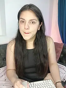 Snapshot of paulina_coxx chatting on February 17, 2026, 12:13 pm paulina coxx online show from February 17, 2026, 12:13 pm