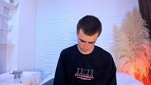 SpaceBoy1 online show from February 15, 2026, 8:52 pm