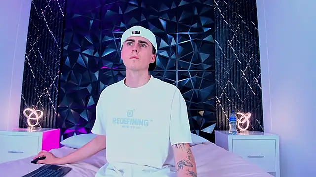 SpaceBoy1 online show from February 16, 2026, 9:02 pm