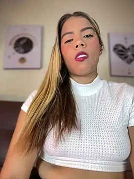 Snapshot of MiaSizzle chatting on February 19, 2026, 8:39 pm MiaSizzle online show from February 19, 2026, 8:39 pm