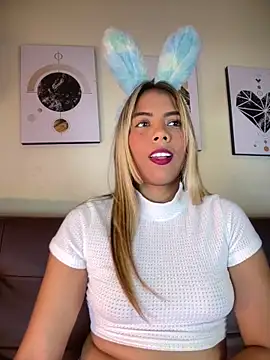 Snapshot of MiaSizzle chatting on February 14, 2026, 7:47 pm MiaSizzle online show from February 14, 2026, 7:47 pm