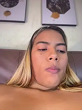 Snapshot of MiaSizzle chatting on January 31, 2026, 7:12 pm MiaSizzle online show from January 31, 2026, 7:12 pm