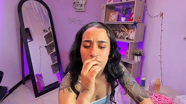 StaceyLeee online show from February 13, 2026, 7:58 pm