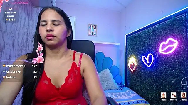 nicol ross19 online show from March 8, 2026, 2:04 am