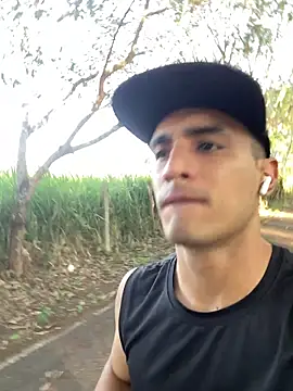 Snapshot of Maicol_xxxx chatting on February 18, 2026, 10:17 pm Maicol xxxx online show from February 18, 2026, 10:17 pm