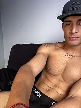 Snapshot of Maicol_xxxx chatting on February 7, 2026, 3:42 pm Maicol xxxx online show from February 7, 2026, 3:42 pm