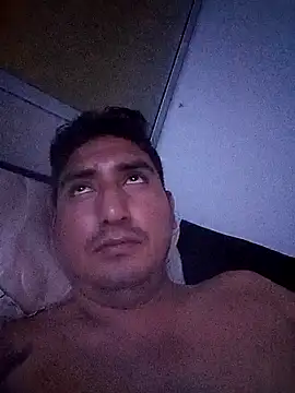 Snapshot of Yrresistible666 chatting on January 13, 2026, 3:32 am Yrresistible666 online show from January 13, 2026, 3:32 am