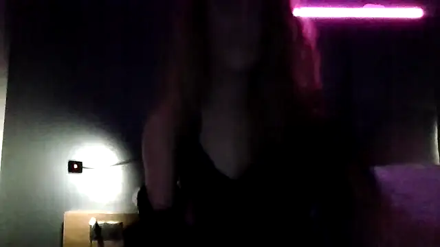 Snapshot of SahikaBish chatting on December 19, 2025, 7:27 pm SahikaBish online show from December 19, 2025, 7:27 pm