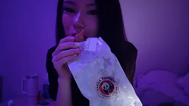 Snapshot of luvvivii chatting on January 16, 2026, 4:49 am luvvivii online show from January 16, 2026, 4:49 am