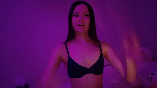 luvvivii online show from January 15, 2026, 2:15 am