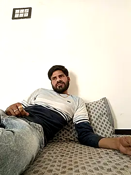 AmitKumar7758 online show from January 15, 2026, 10:07 am