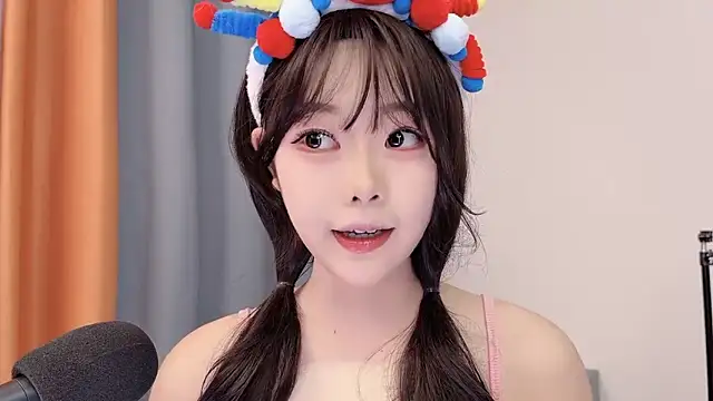 smalldaisy online show from February 8, 2026, 1:36 am