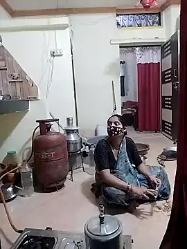 Snapshot of kaamuk_madhu chatting on February 3, 2026, 6:11 am kaamuk madhu online show from February 3, 2026, 6:11 am