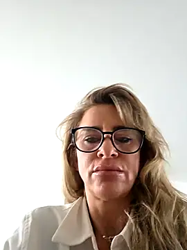 Snapshot of LaLynn chatting on February 26, 2026, 3:56 pm LaLynn online show from February 26, 2026, 3:56 pm