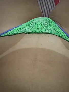 laramacedo2026 online show from April 10, 2026, 12:45 pm