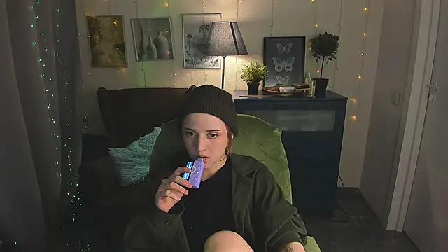 Snapshot of SarahShelby chatting on May 27, 2026, 9:00 pm SarahShelby online show from May 27, 2026, 9:00 pm
