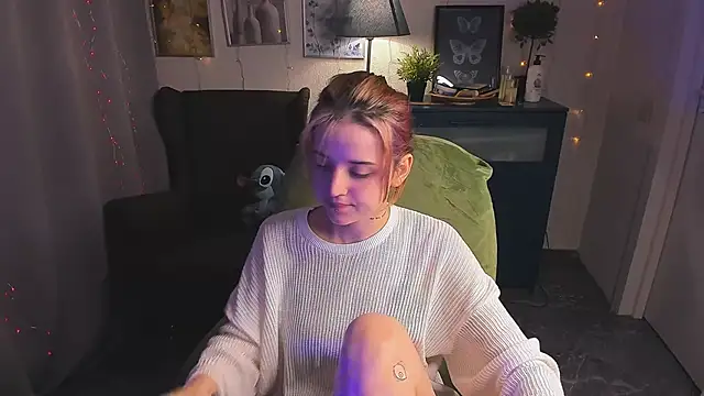 Snapshot of SarahShelby chatting on June 3, 2026, 8:46 pm SarahShelby online show from June 3, 2026, 8:46 pm