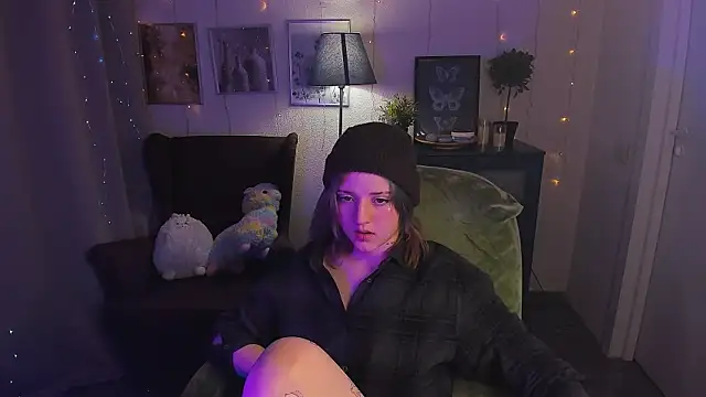 Snapshot of SarahShelby chatting on April 29, 2026, 8:59 pm SarahShelby online show from April 29, 2026, 8:59 pm
