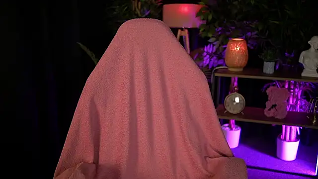 Velouraa online show from February 26, 2026, 9:48 pm