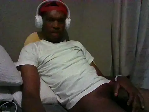 Snapshot of thomasmichael36_ chatting on February 11, 2026, 11:15 pm thomasmichael36 online show from February 11, 2026, 11:15 pm